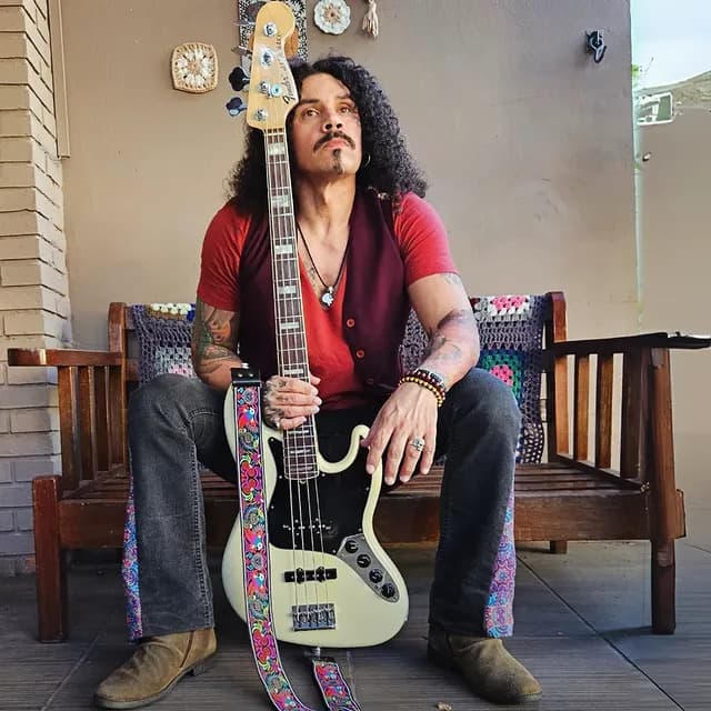 Meu Bruxo lança clipe de single ‘Olho Gordão’